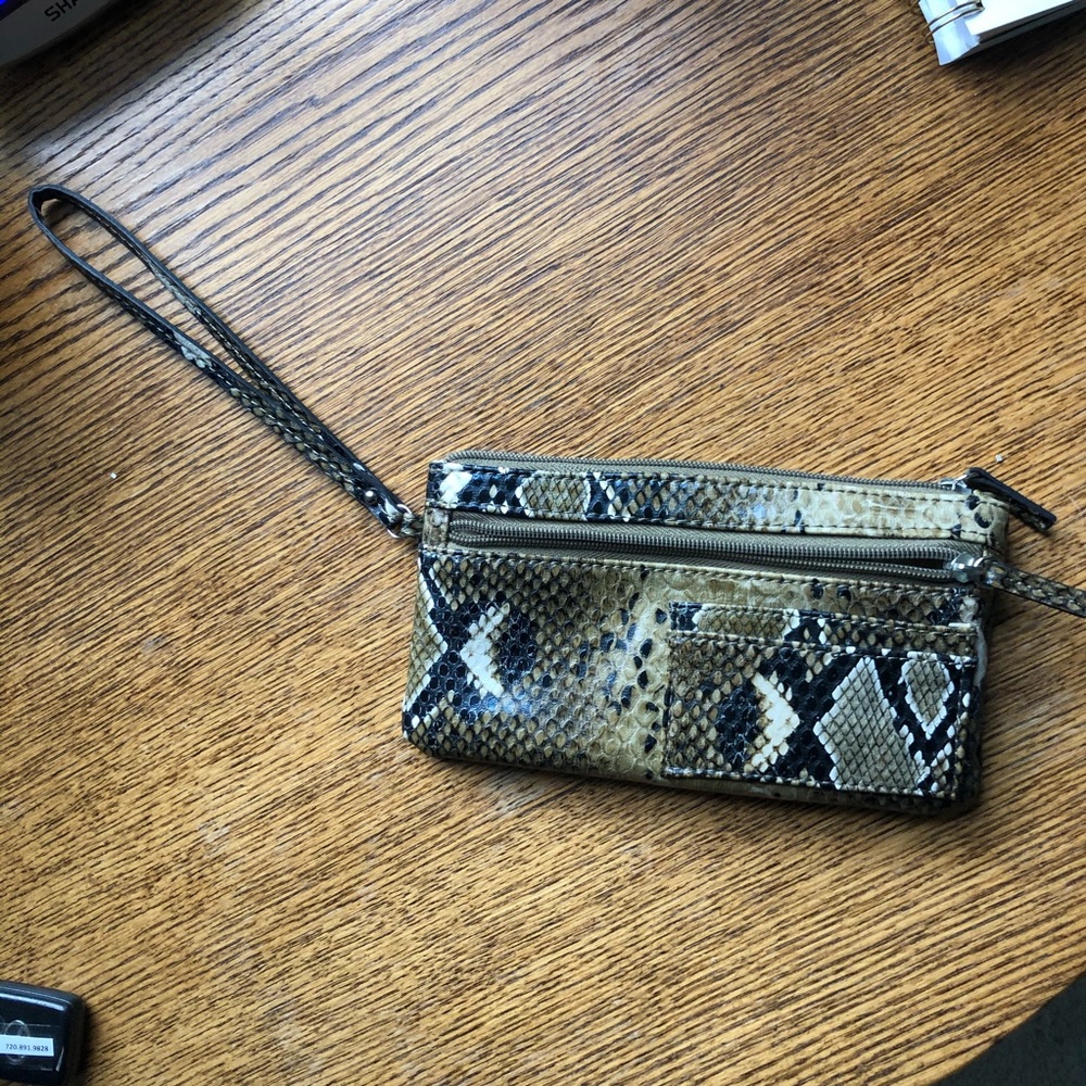 Vintage green faux snakeskin wristlet
